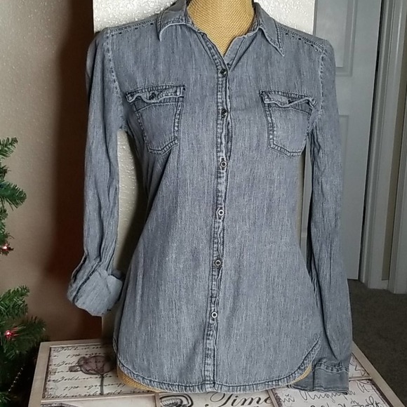 Lei Nice Charcoal Button Down Collared Top - Picture 1 of 9